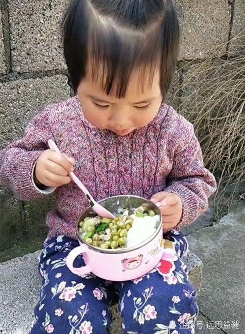 农村带娃宝妈网红吃瓜,带娃吃瓜，揭秘带娃生活的酸甜苦辣